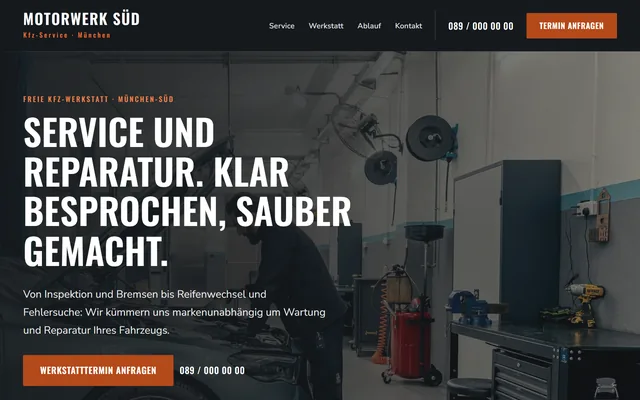 Vorschau der Beispielseite für Motorwerk Süd: dunkle Bühne mit Werkstatthalle und Hebebühnen.
